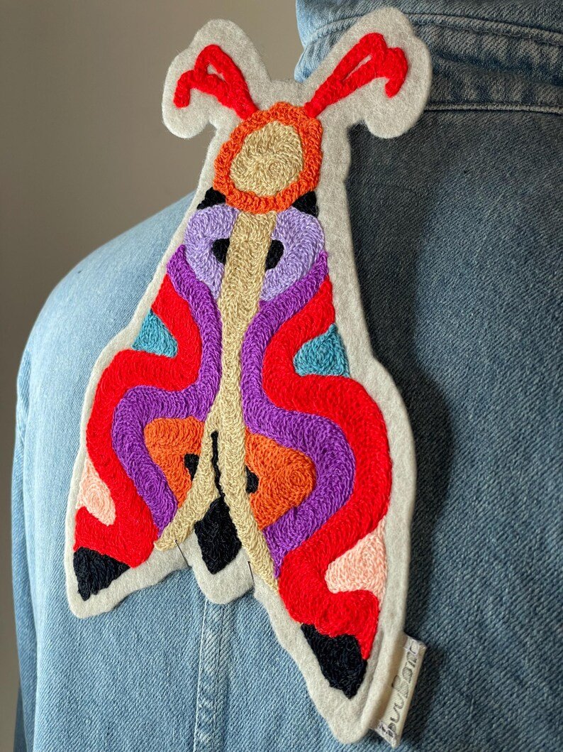 il 794xn.6205685820 eh19 Style pop art et nature magique se rencontrent dans ce patch broderie papillon de nuit, parfait pour personnaliser vos accessoires. Marque buuBoo