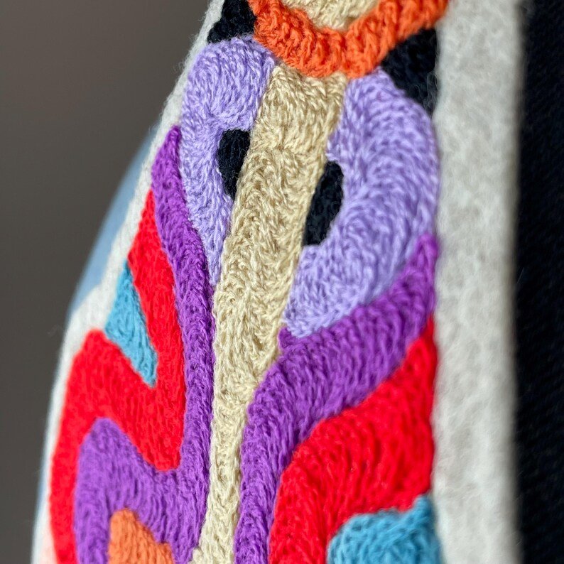 il 794xn.6253711403 1wuw Apportez une touche de magie et de créativité à votre garde-robe avec ce patch broderie papillon de nuit coloré. Marque buuBoo