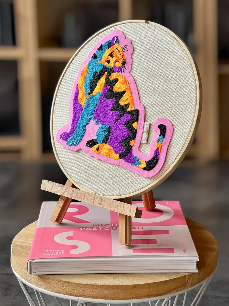 il 794xn.7094255482 aeyq.jpg Patch tigresse grand format en broderie point de chaîne, mélange de couleurs éclatantes pour un look sauvage, artistique et Pinterest-worthy. marque buuBoo