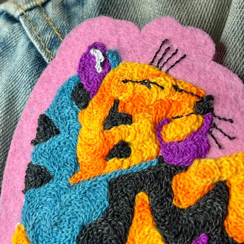 il 794xn.7142214459 76un.jpg Affichez votre côté sauvage avec ce patch tigresse brodé, savane colorée et girly magique, idéal pour customiser veste ou tote bag. marque buuBoo