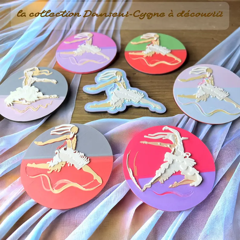 il 794xn.8347221621 9o2g.jpg Collection Danseur-Cygne buuBoo réunissant plusieurs broches artistiques imprimées en 3D, variations de couleurs et interprétations du danseur-cygne inspirées du ballet contemporain. Marque buuBoo.
